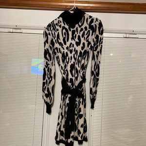 Who what wear NWT black and white dress xs.